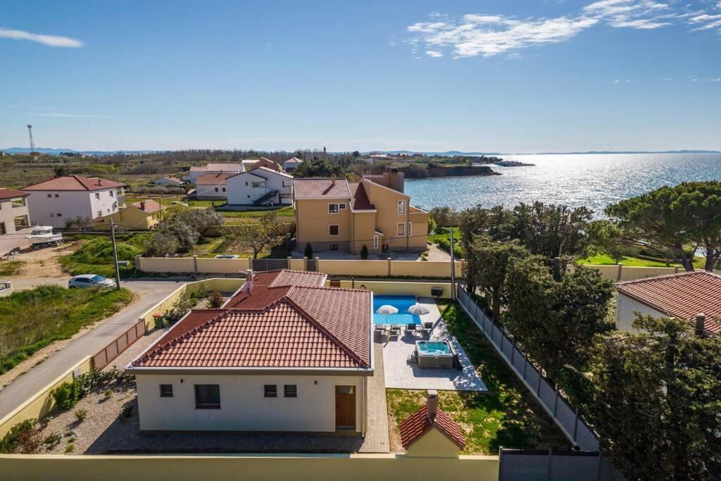 Villa Mattina, With Heated Pool And Jacuzzi Privlaka  Kültér fotó