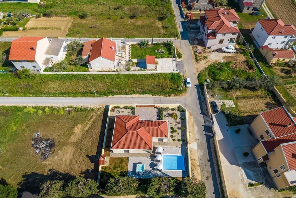 Villa Mattina, With Heated Pool And Jacuzzi Privlaka  Kültér fotó