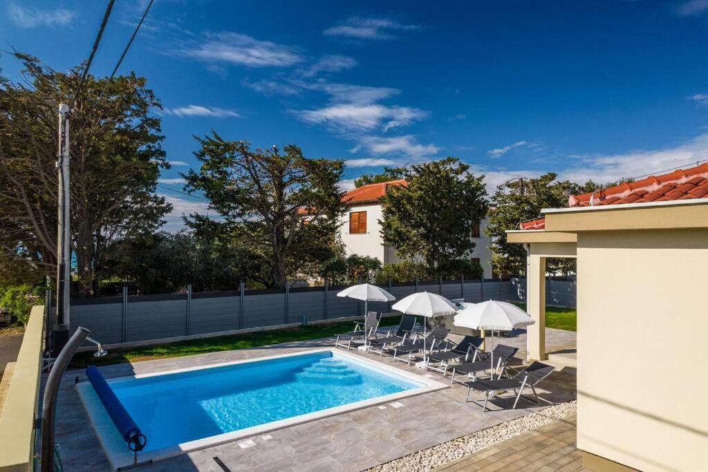 Villa Mattina, With Heated Pool And Jacuzzi Privlaka  Kültér fotó