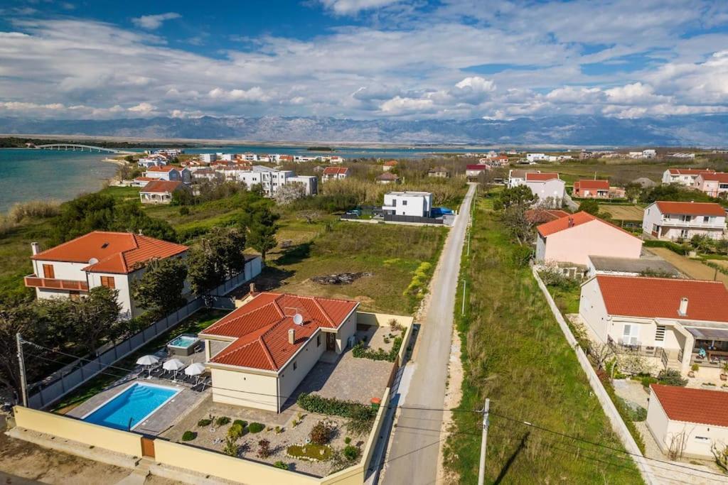 Villa Mattina, With Heated Pool And Jacuzzi Privlaka  Kültér fotó