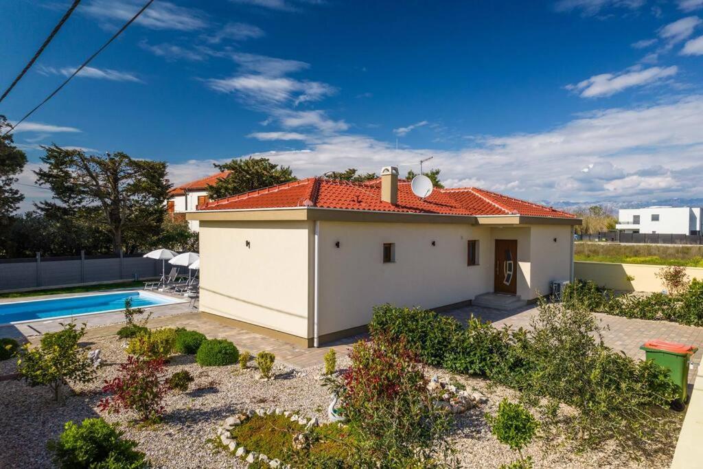 Villa Mattina, With Heated Pool And Jacuzzi Privlaka  Kültér fotó