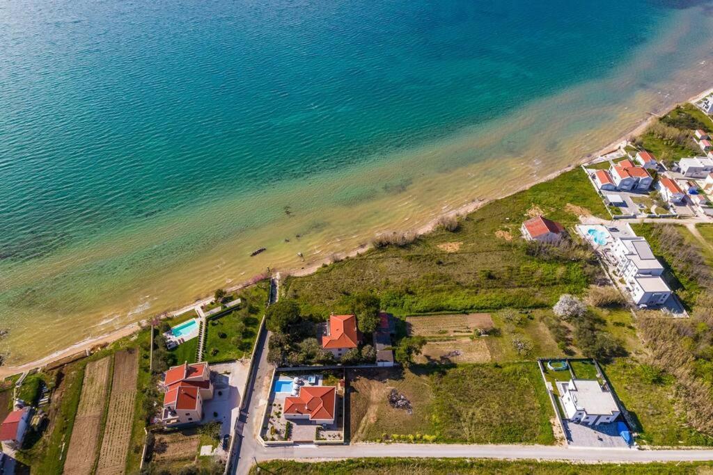 Villa Mattina, With Heated Pool And Jacuzzi Privlaka  Kültér fotó