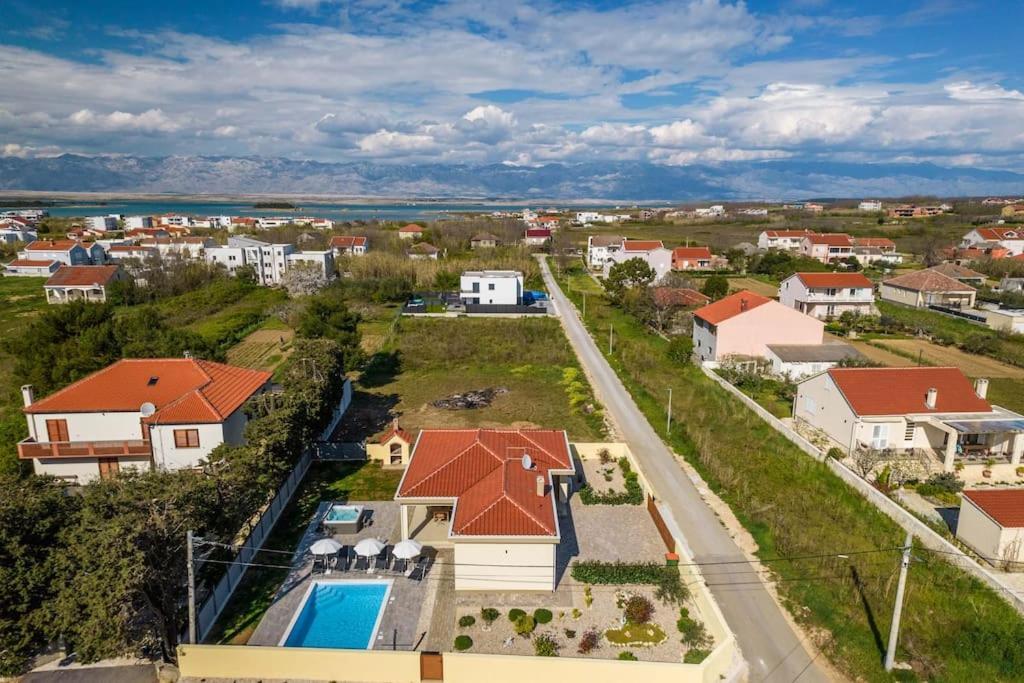 Villa Mattina, With Heated Pool And Jacuzzi Privlaka  Kültér fotó
