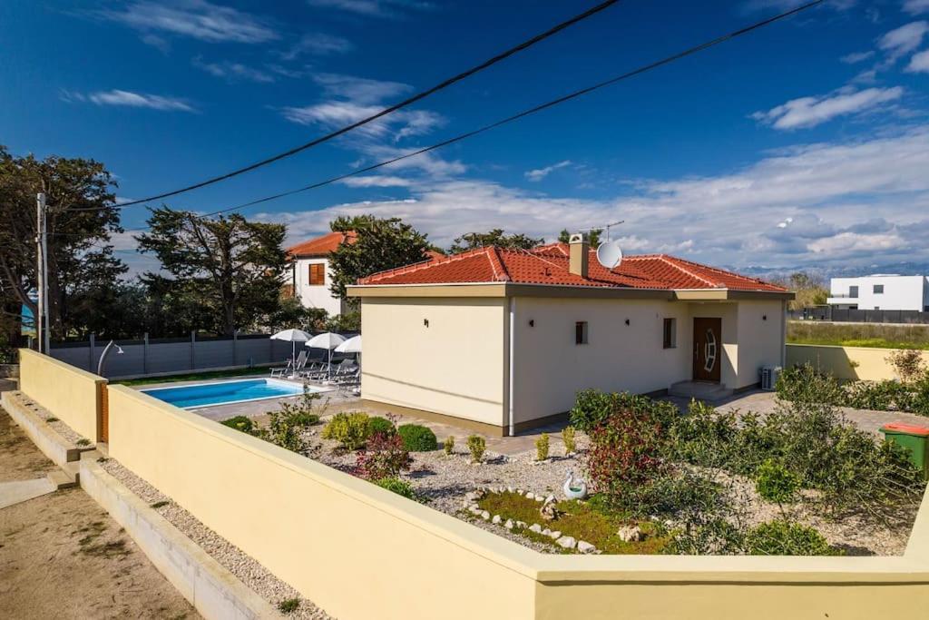 Villa Mattina, With Heated Pool And Jacuzzi Privlaka  Kültér fotó