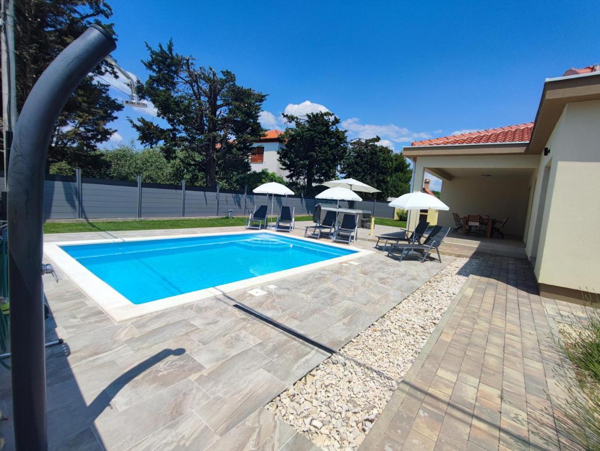 Villa Mattina, With Heated Pool And Jacuzzi Privlaka  Kültér fotó